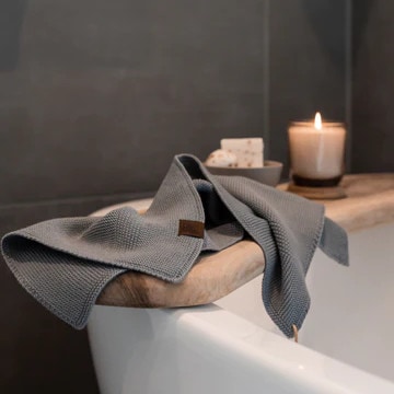 By LOHN, Håndklæde dark grey melange, badeværelse
